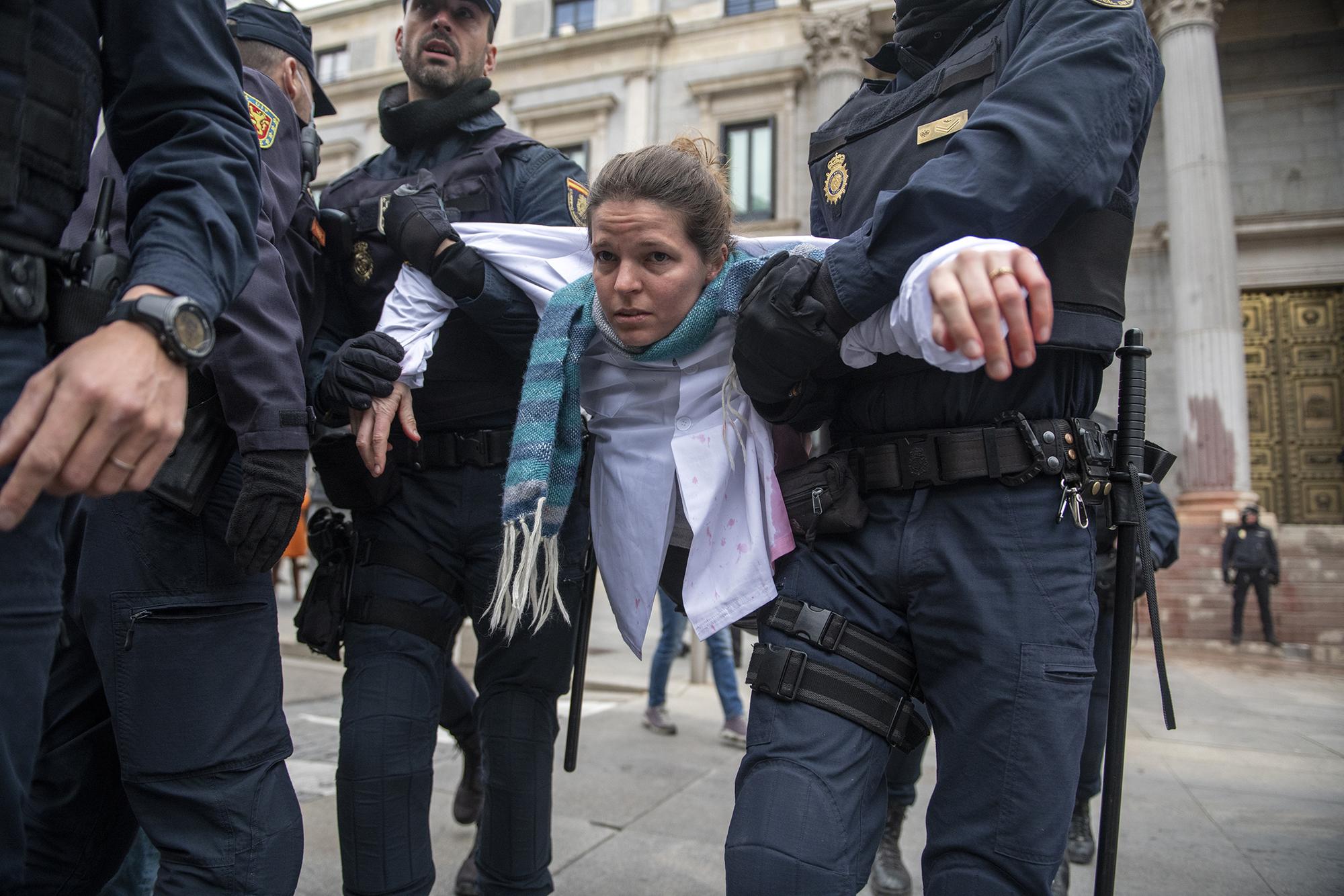 La Rebelión Científica tiñe de rojo el Congreso el 6 de abril de 2022. - 8